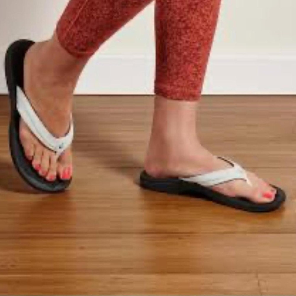 Olukai Ohana leather sandals size US 9.5‎
